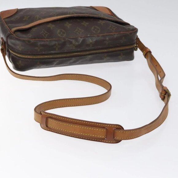 LOUIS VUITTON Monogram Trocadero 30 Shoulder Bag M51272 LV Auth 126406 - Picture 8 of 16